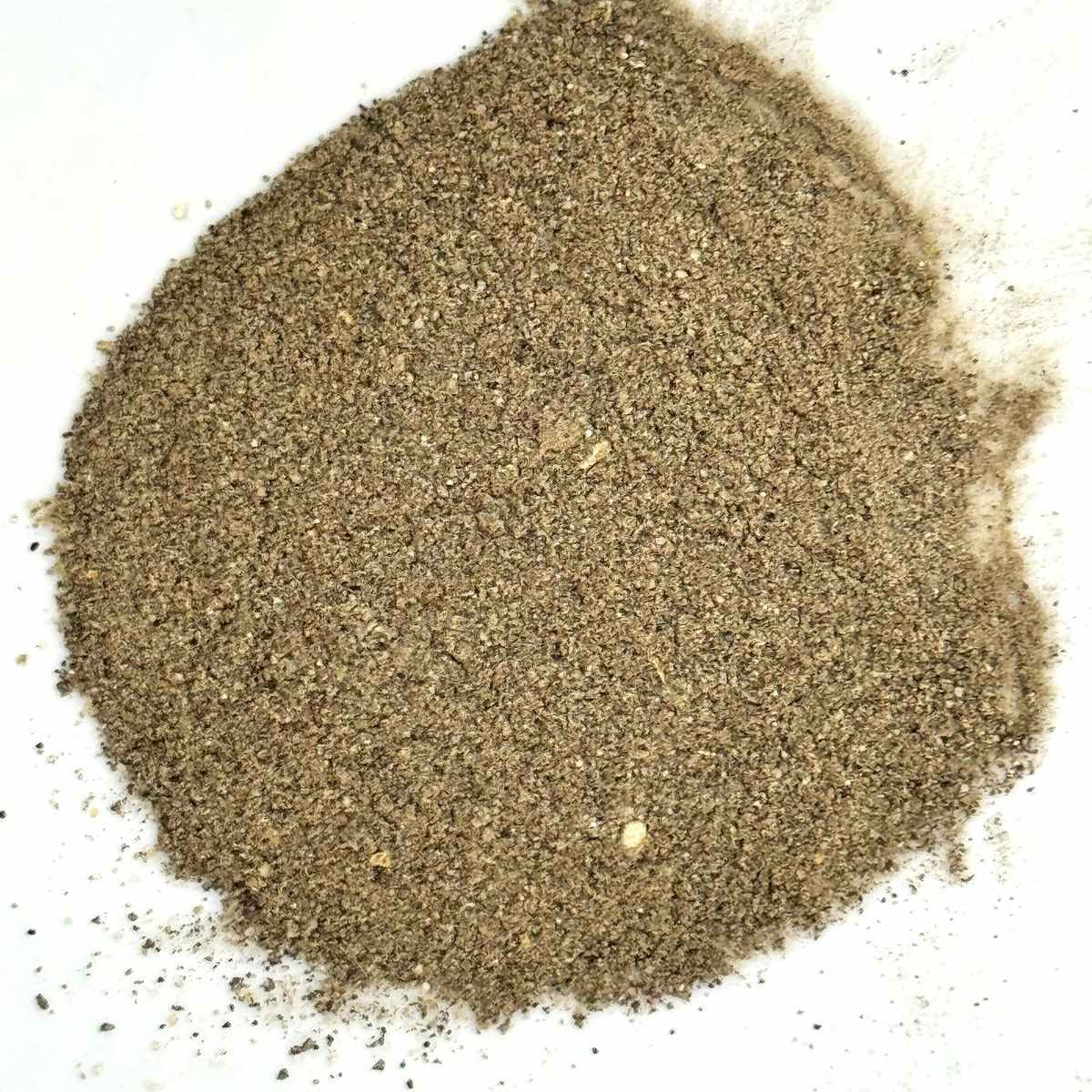 Pimienta negra molida premium