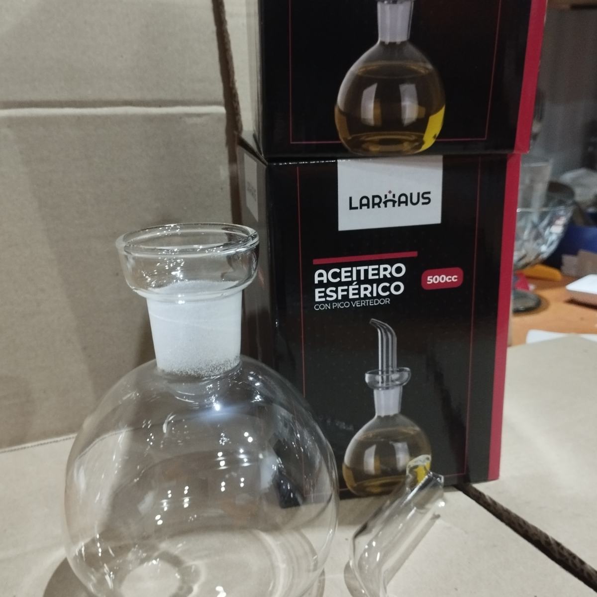 Aceitero Esférico con pico vertedor